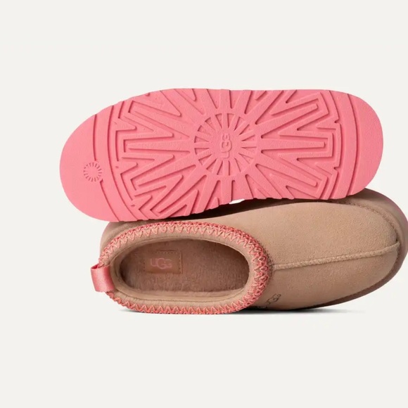 UGG Tazz Love ‘25 Platform Valentines Cute Slippers Limited Edition heart - Picture 1 of 8
